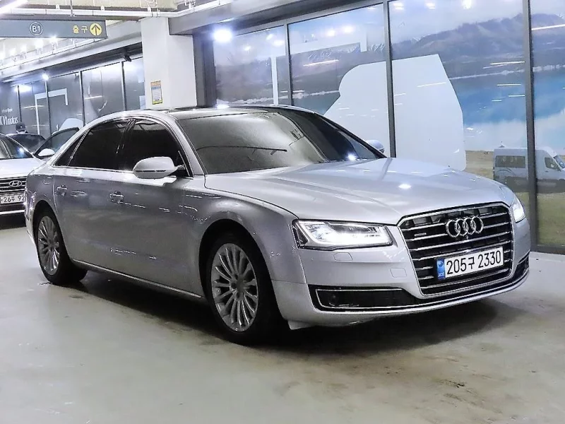 Audi A8