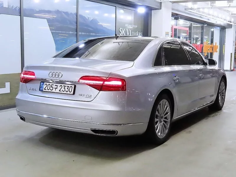 Audi A8