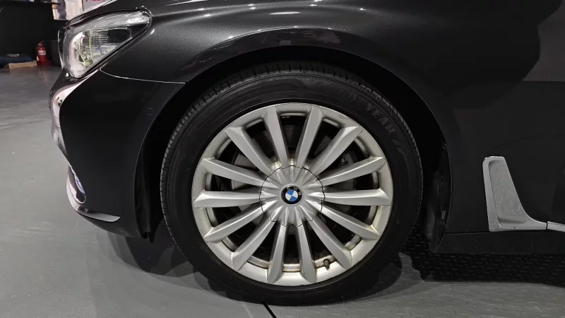 BMW 7-Series