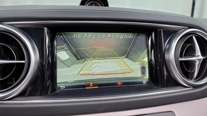 Mercedes-Benz SL-Class