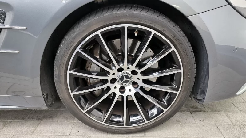 Mercedes-Benz SL-Class