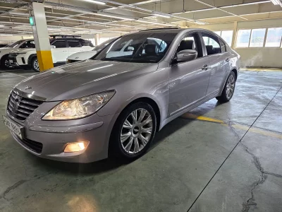 Hyundai Genesis