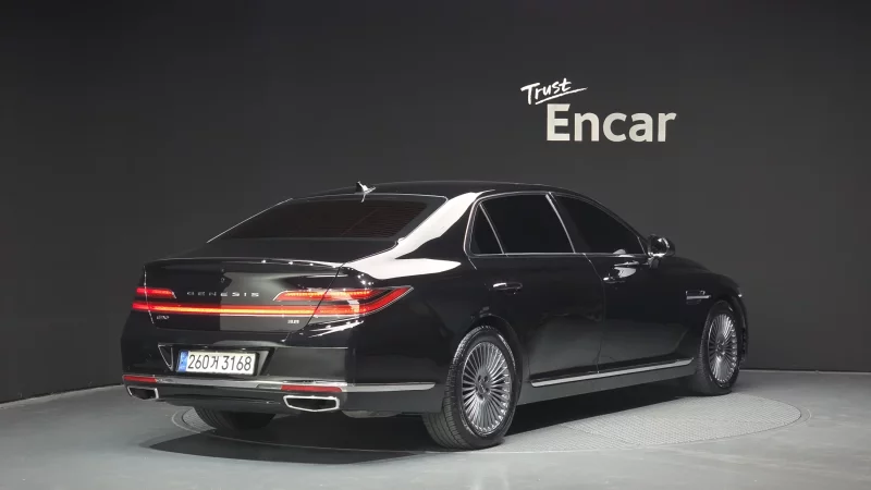 Genesis G90