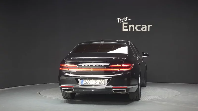 Genesis G90
