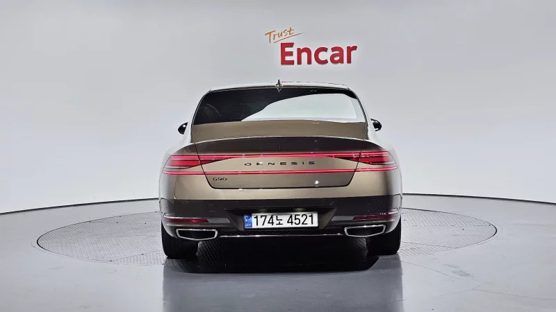 Genesis G90