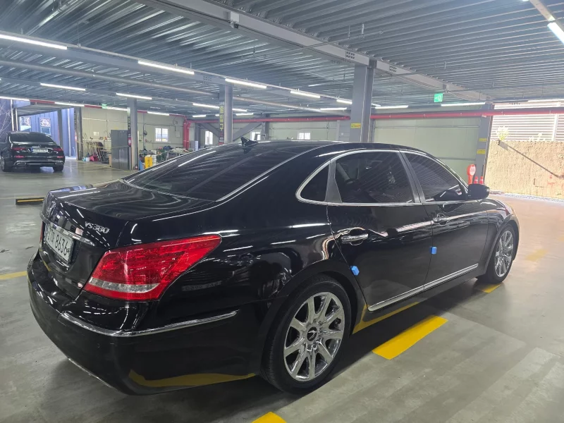 Hyundai Equus