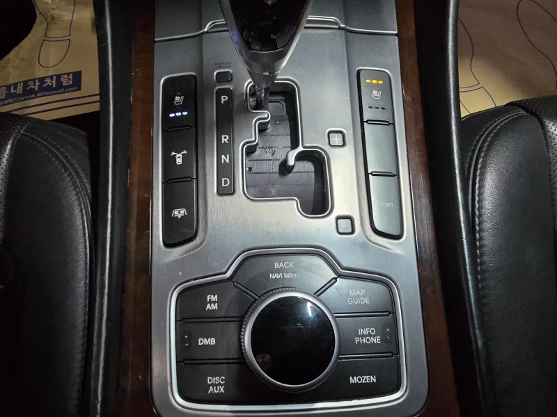 Hyundai Equus