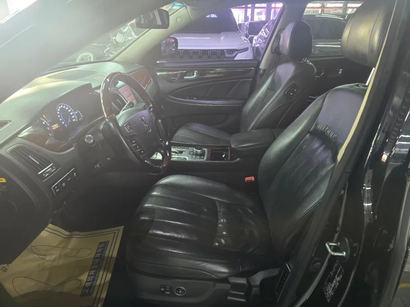 Hyundai Equus