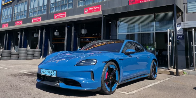 Porsche TAYCAN