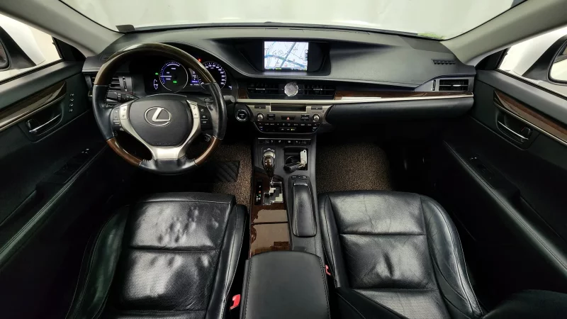 Lexus ES300h