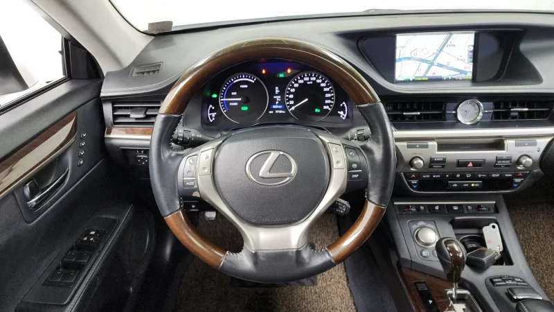 Lexus ES300h