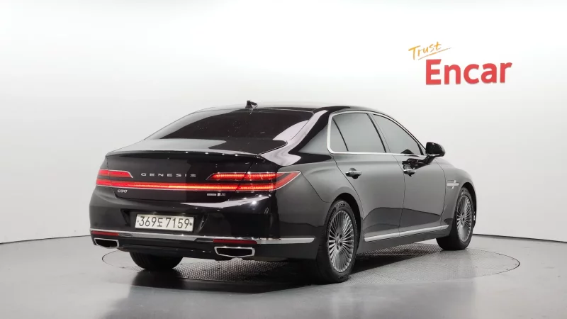 Genesis G90