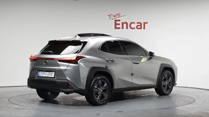 Lexus UX