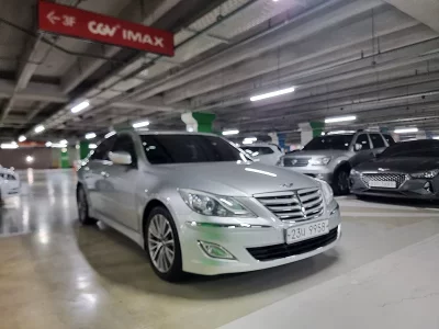 Hyundai Genesis