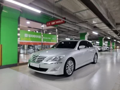 Hyundai Genesis