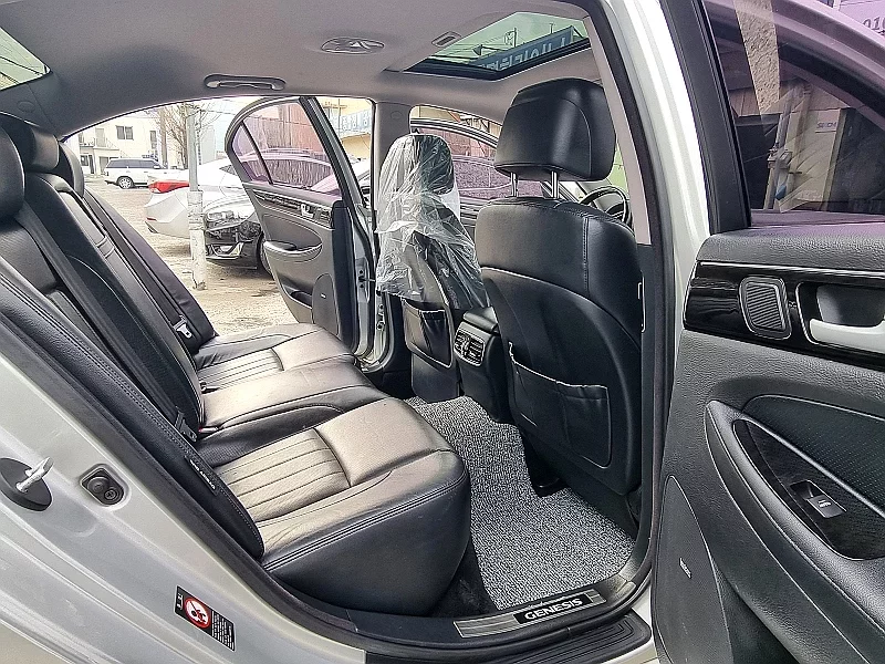Hyundai Genesis