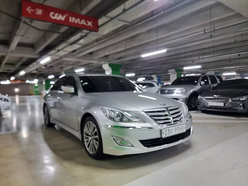 Hyundai Genesis