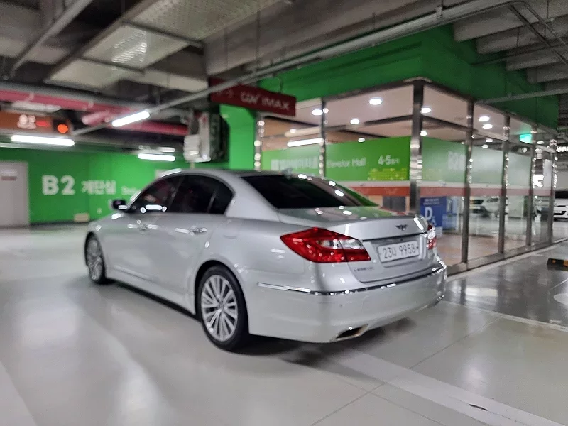 Hyundai Genesis