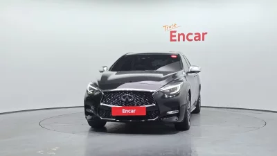 Infiniti Q30