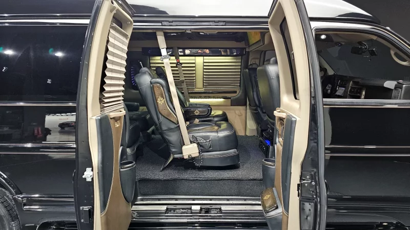 Chevrolet Express Van