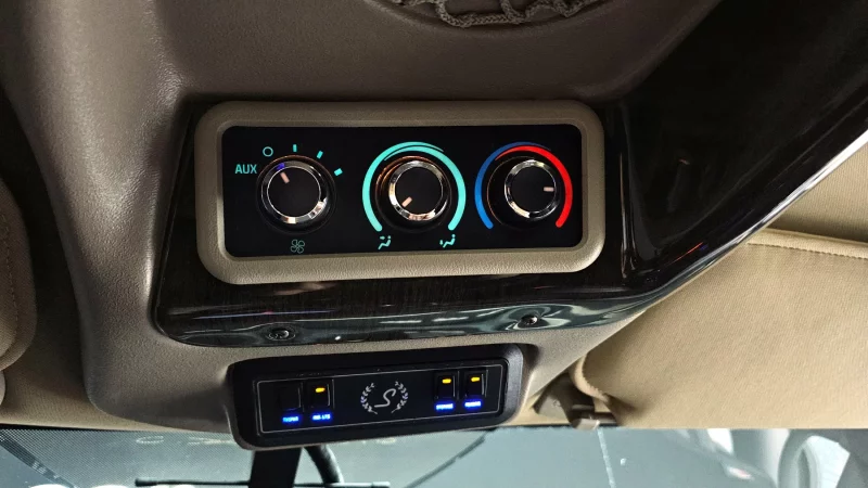 Chevrolet Express Van