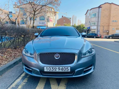 Jaguar XJ