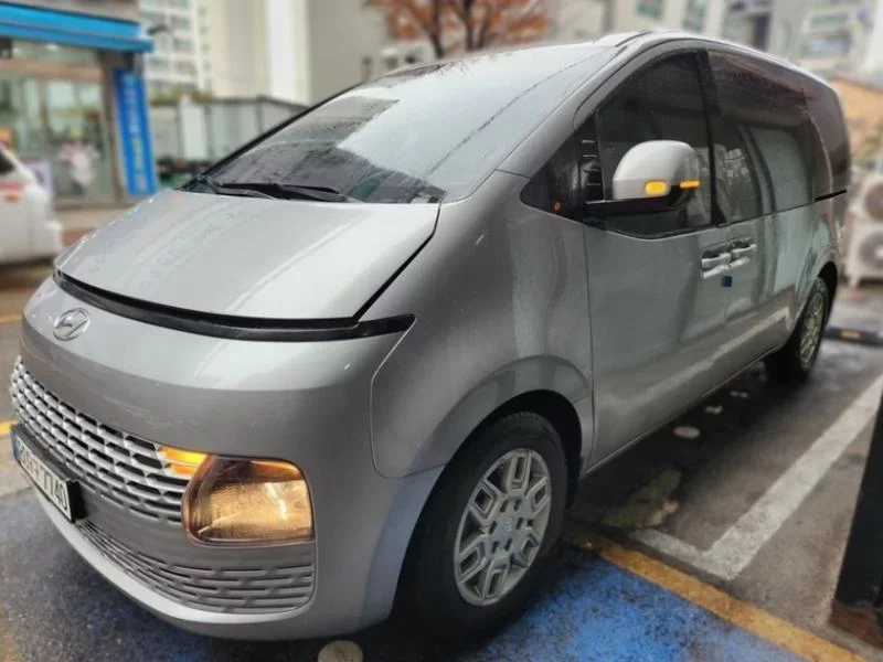 Hyundai Staria