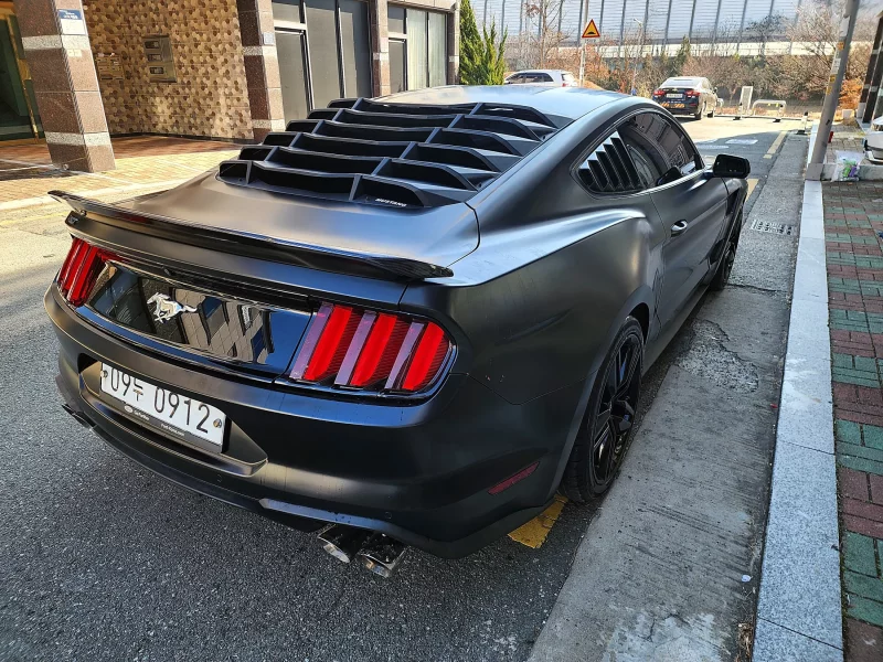 Ford MUSTANG