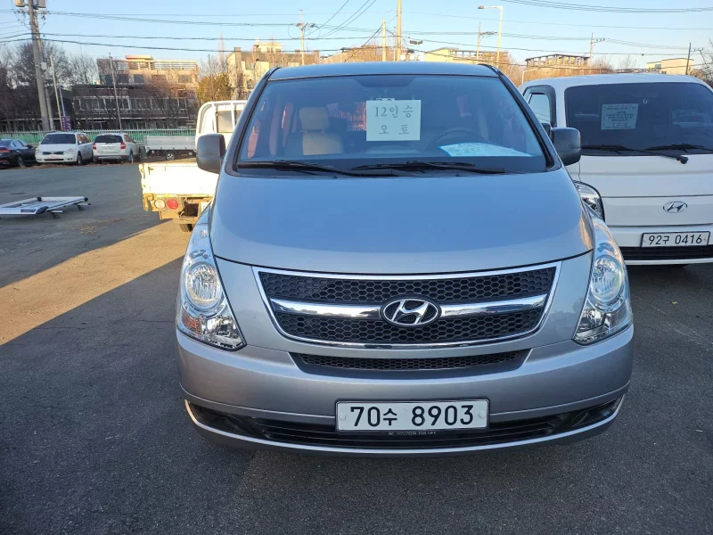 Hyundai Starex