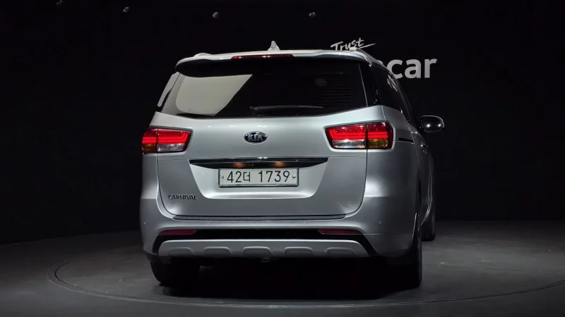Kia Carnival