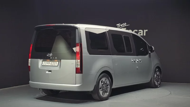 Hyundai Staria
