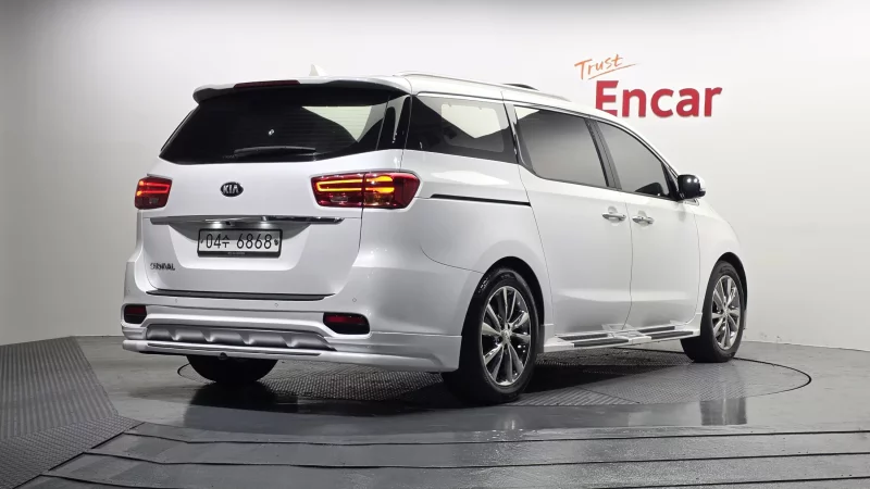 Kia Carnival