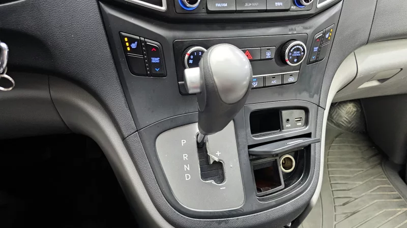 Hyundai Starex