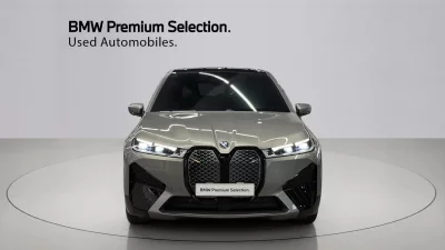 BMW iX