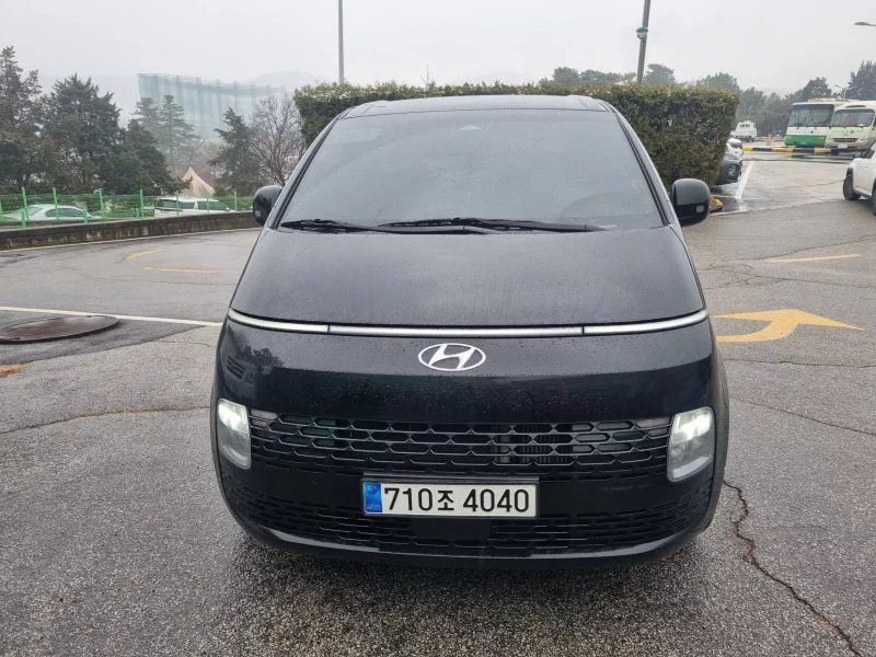 Hyundai Staria