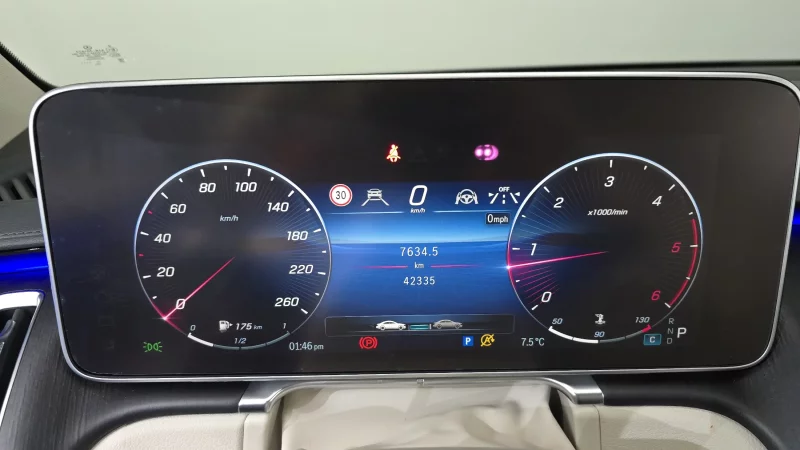 Mercedes-Benz S-Class