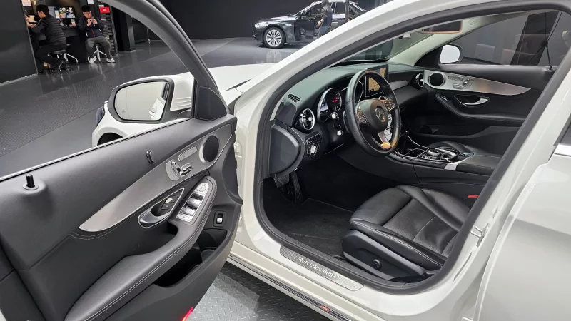 Mercedes-Benz C-Class