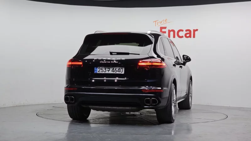 Porsche CAYENNE