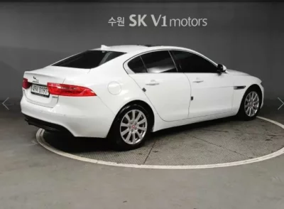 Jaguar XE