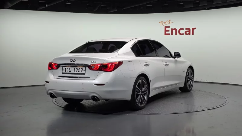Infiniti Q50