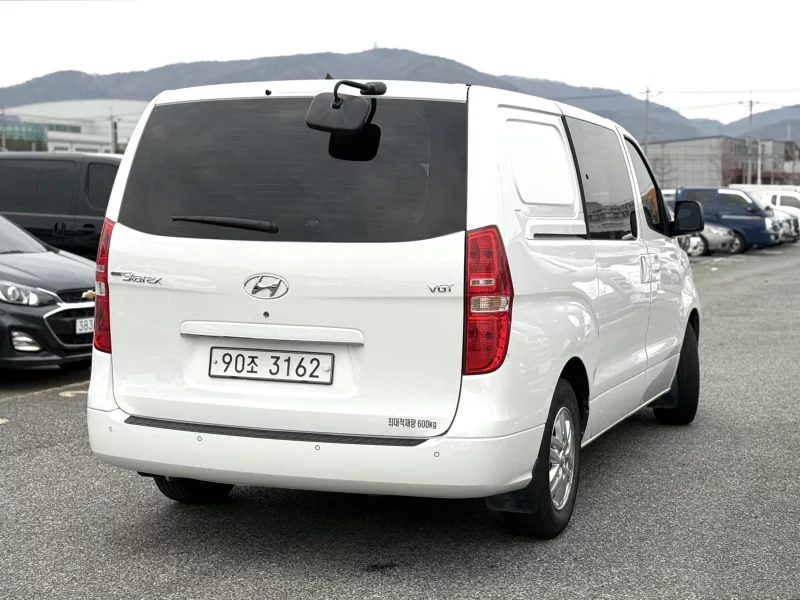 Hyundai Starex
