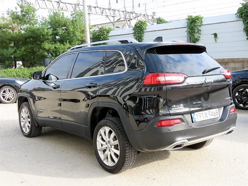 Jeep CHEROKEE
