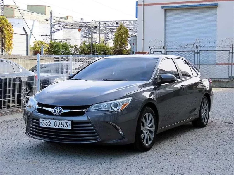 Toyota CAMRY