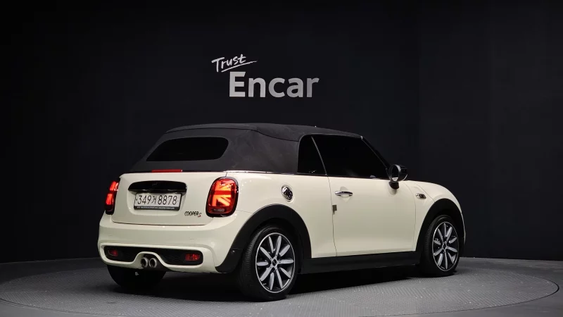 MINI Cooper Convertible