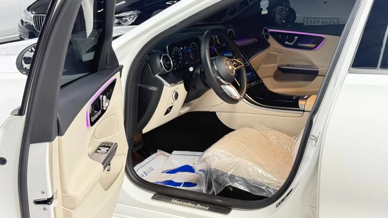 Mercedes-Benz C-Class