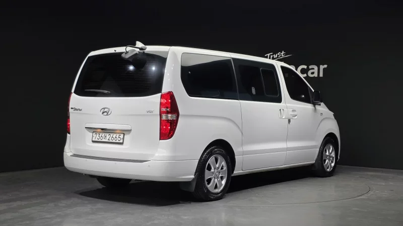 Hyundai Starex