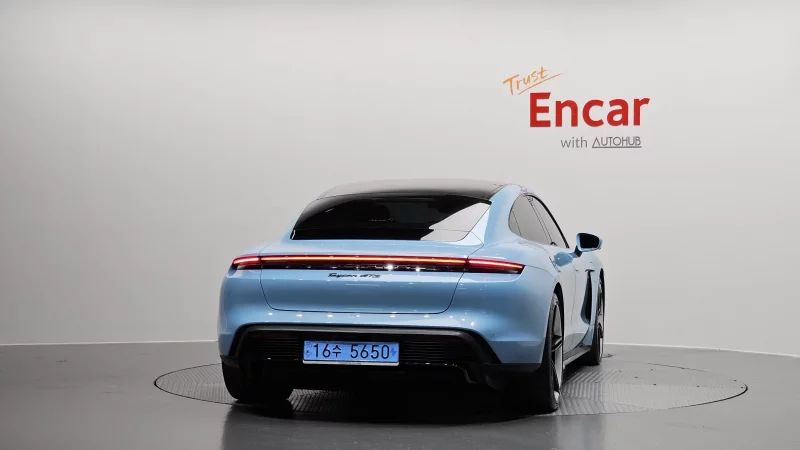 Porsche TAYCAN