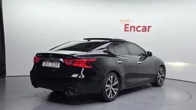 Nissan MAXIMA