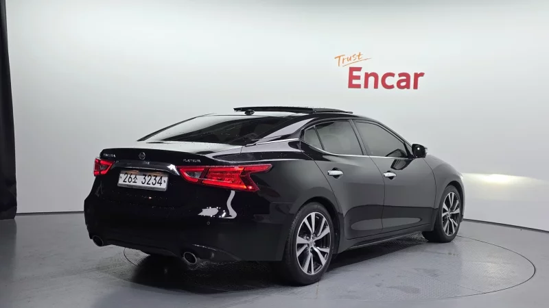 Nissan MAXIMA
