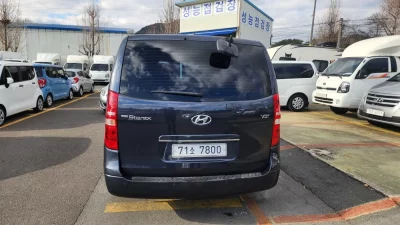 Hyundai Starex